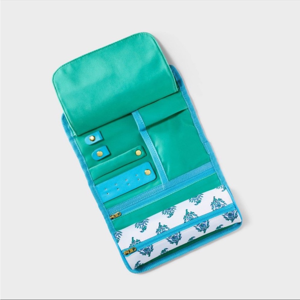 Bouquet Soft Roll Jewelry Case Blue - Roller Rabbit × Target, NWT - Picture 2 of 6